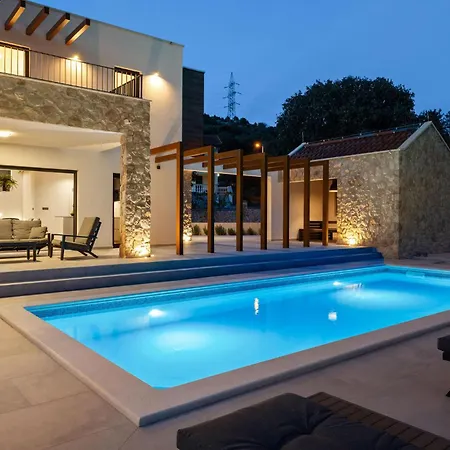 Holiday home Gorgeous In Kod Sibenika With Sauna
