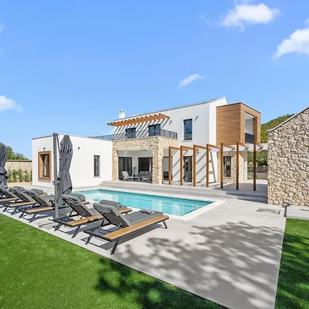 Gorgeous In Kod Sibenika With Sauna Holiday home