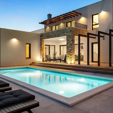 Holiday home Gorgeous In Kod Sibenika With Sauna *